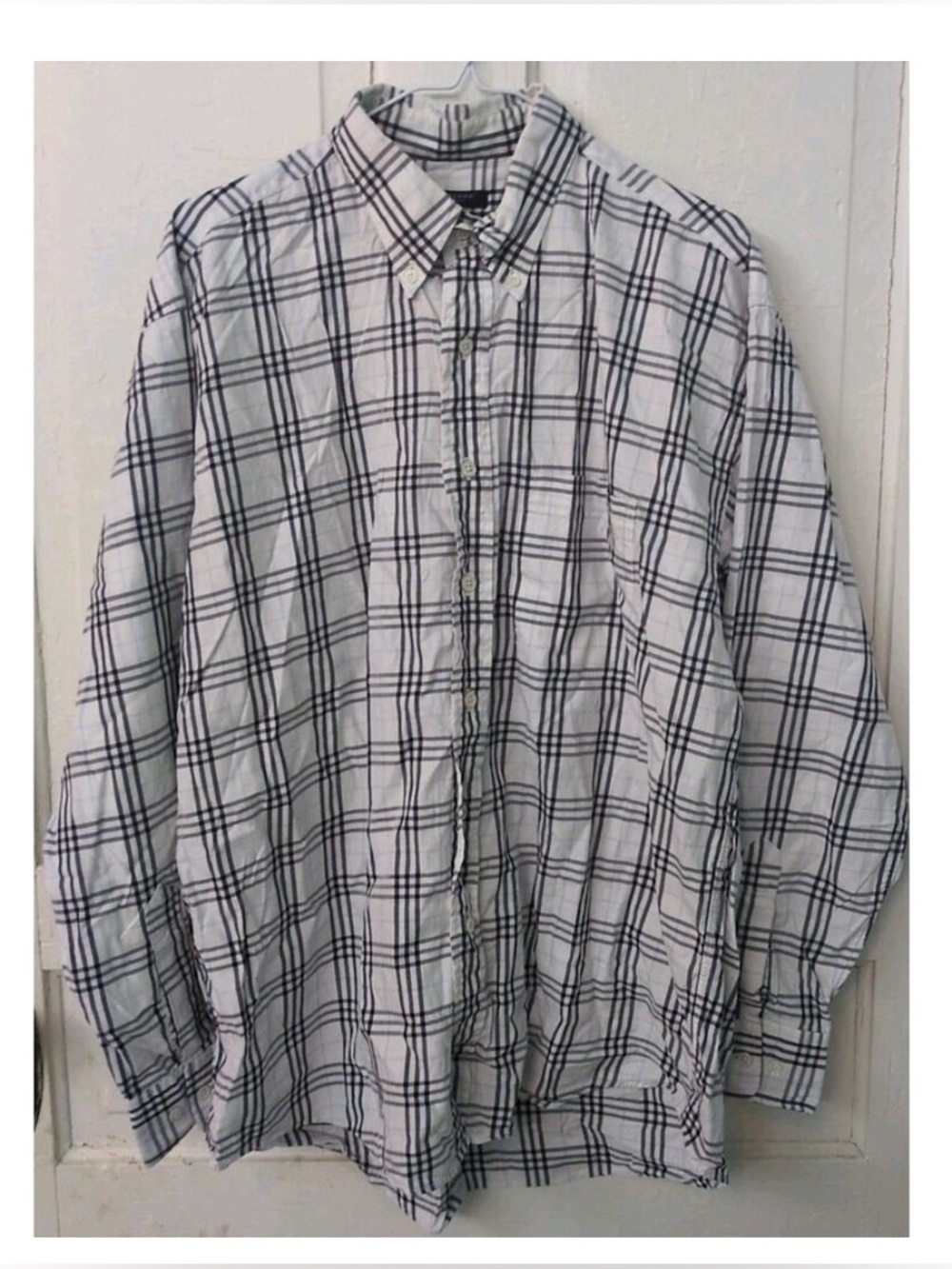 Burberry London Plaid Dress Shirt Mens Large white, Black, & light blue shirt